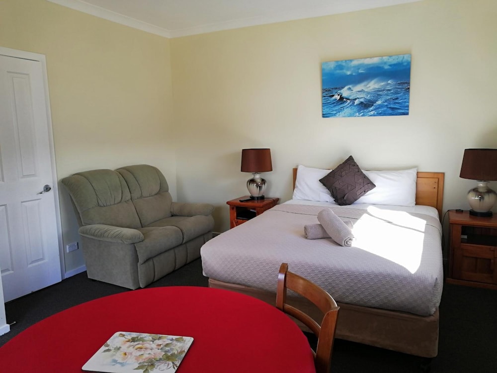 Wintersun Gardens Motel 13/28