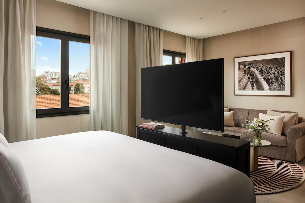 JUNIOR SUITE, FAMILY, RIVER VIEW