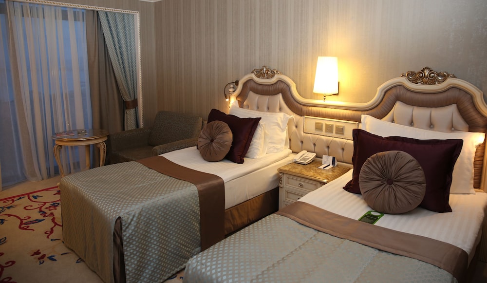 Merit Crystal Cove Hotel Casino & Spa 19/48