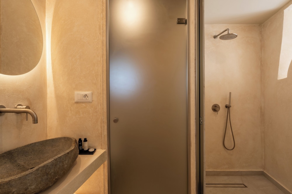 Heyday Luxury Suites 61/66