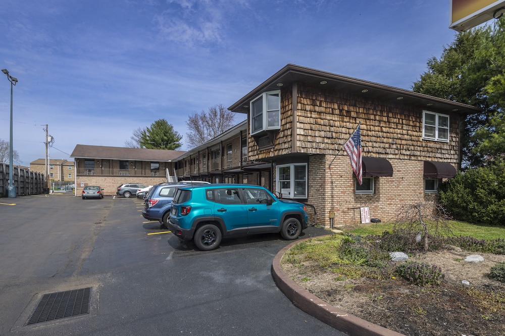 Sunrise Inn Hershey 32/41