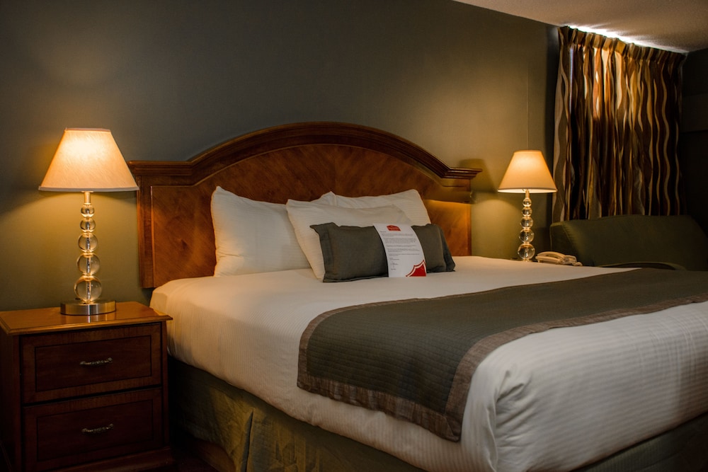 Ramada by Wyndham Medicine Hat 40/75