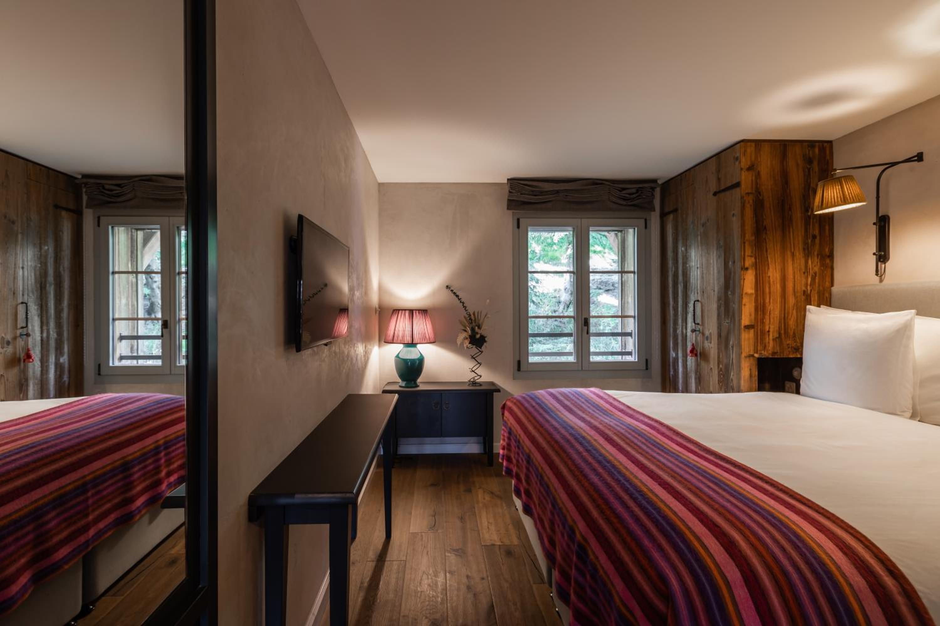 Deluxe, Double Bed