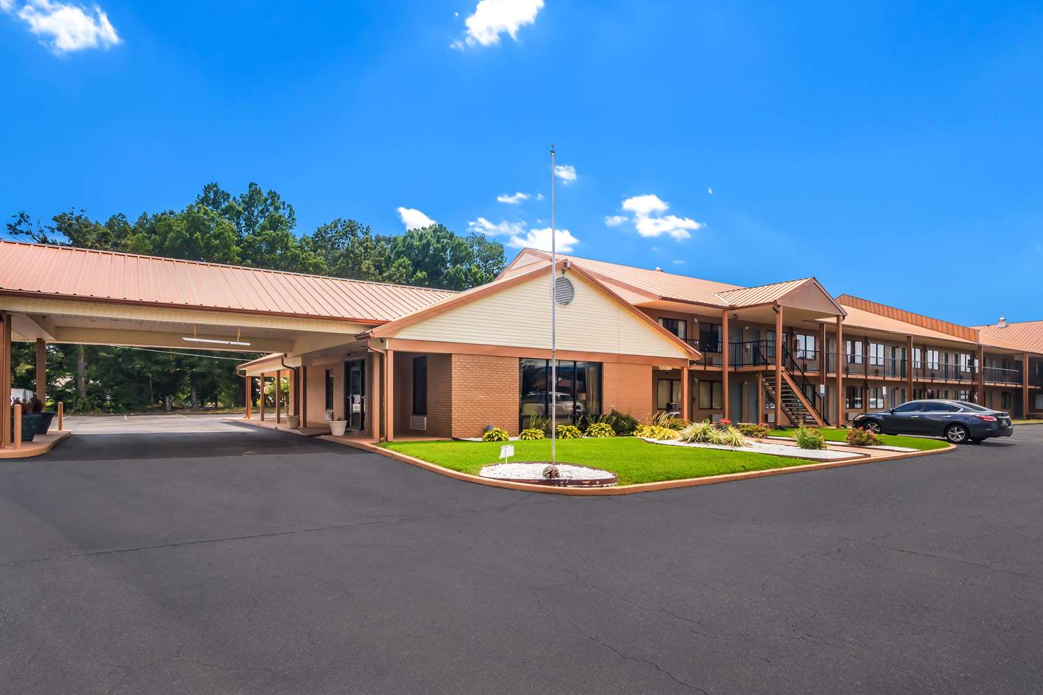 Quality Inn and Suites Corinth West 1/26