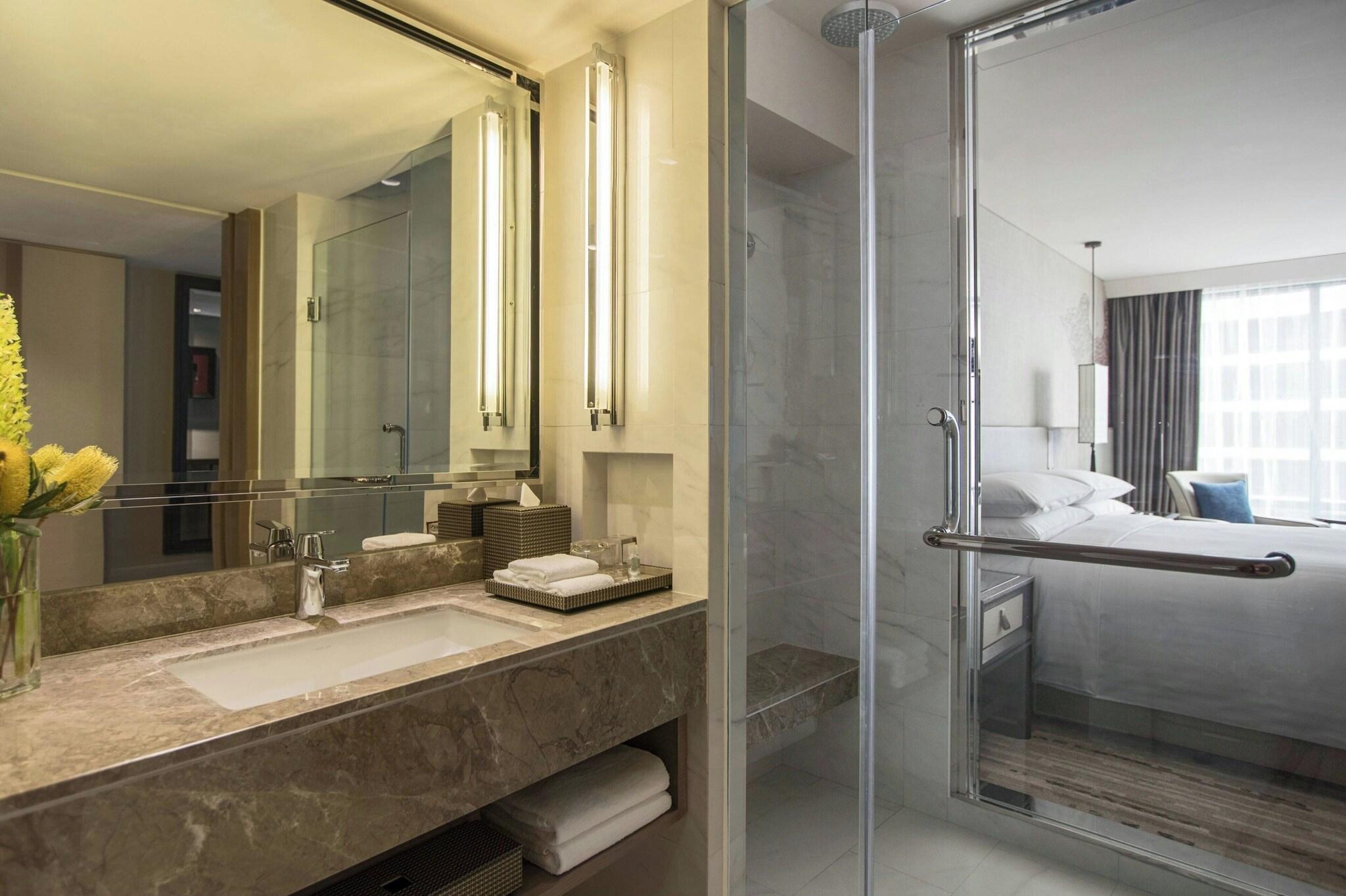غرفة بسرير مزدوج بإطلالة على المتنزه، Bangkok Marriott Marquis Queens Park 3/3