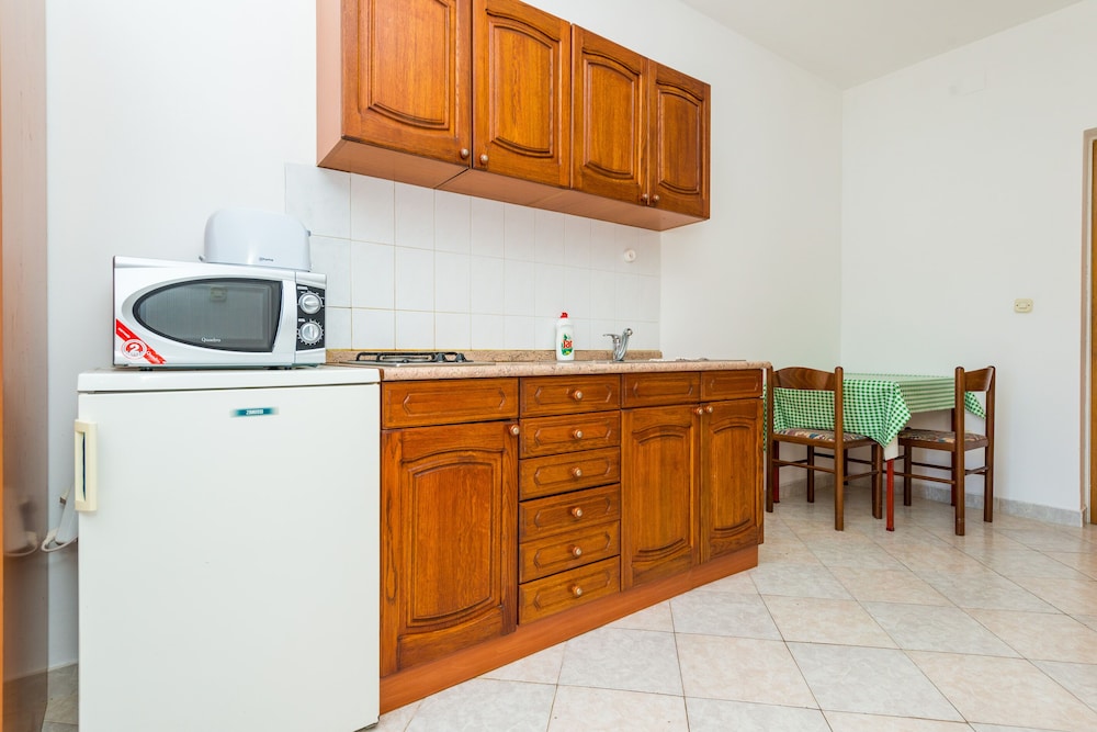 VILLA VALJALO 5/50