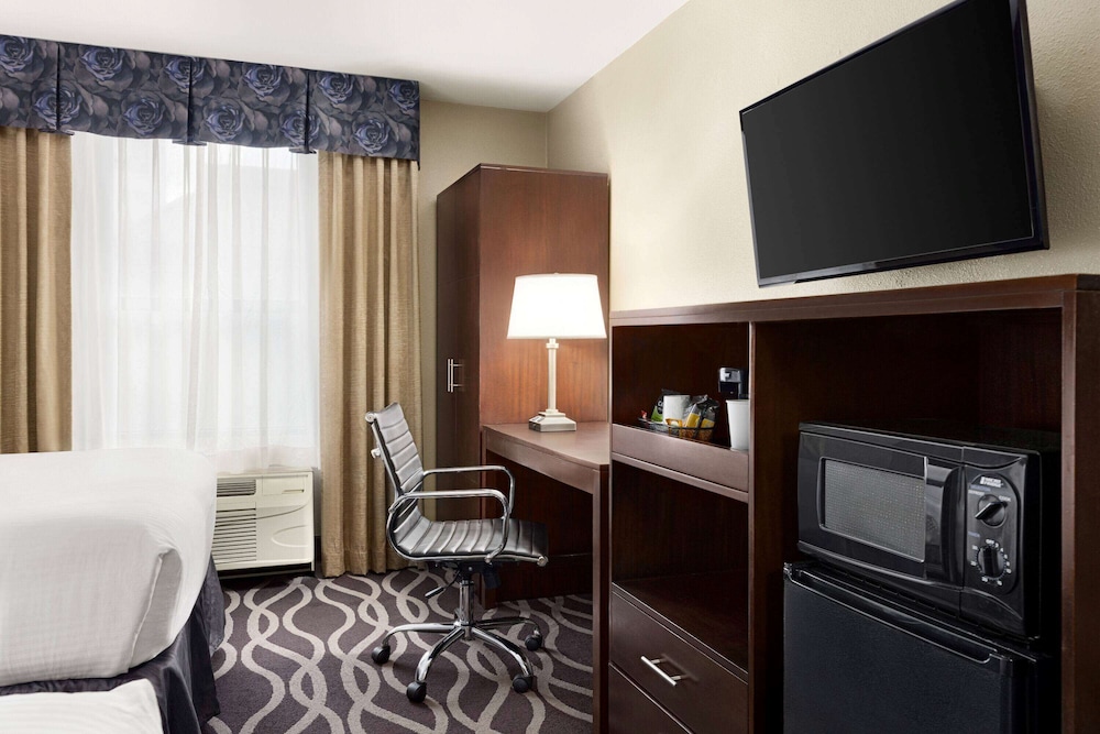 IBAN Dallas Park Central Hotel, Trademark by Wyndham 17/24