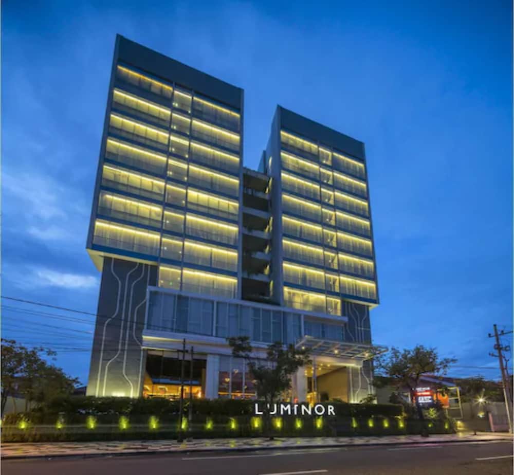 Luminor Hotel Jemursari 2/52