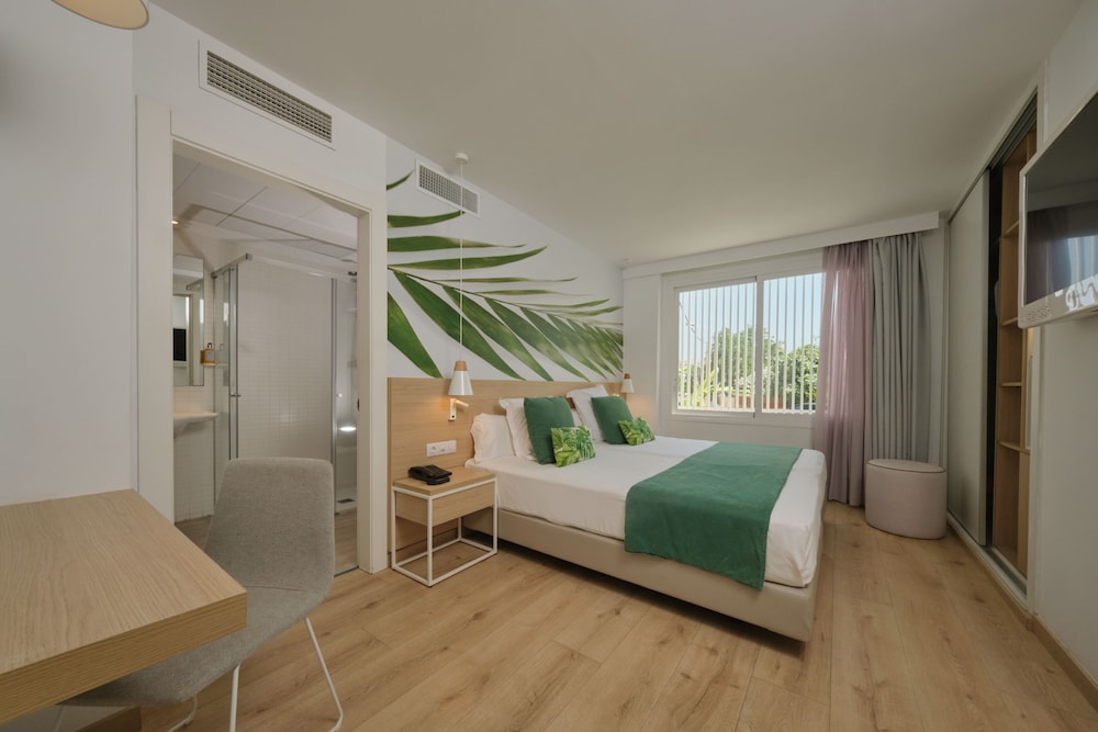 Economy, Twin Beds, No Balcony