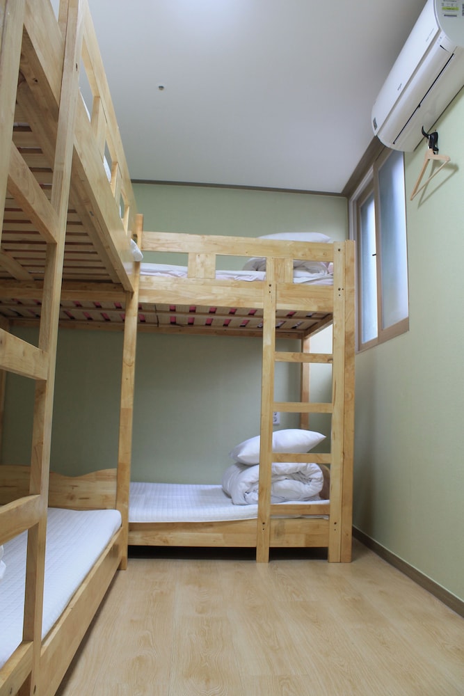 R Guesthouse 36/74