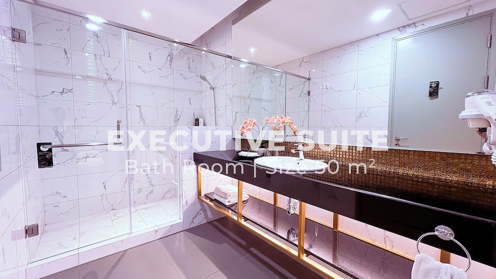 جناح تنفيذي بسرير كينج، Leedon Hotel & Suites Surabaya 4/4