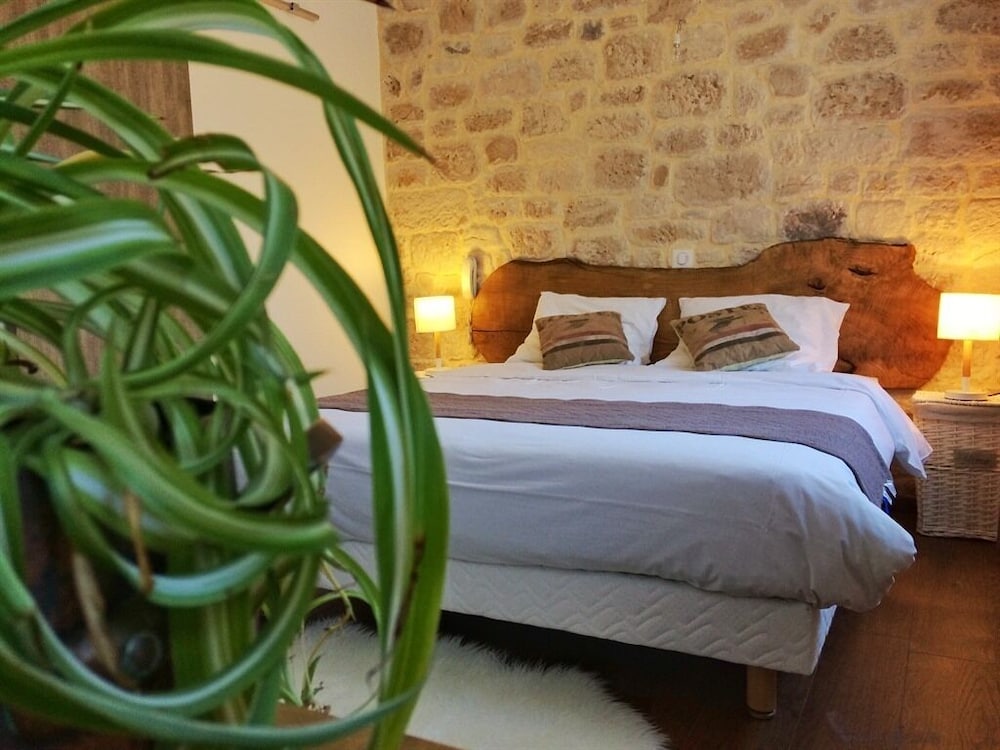 Hotel des Grottes 10/45