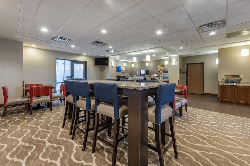 Comfort Suites Bridgeport Clarksburg 20/33