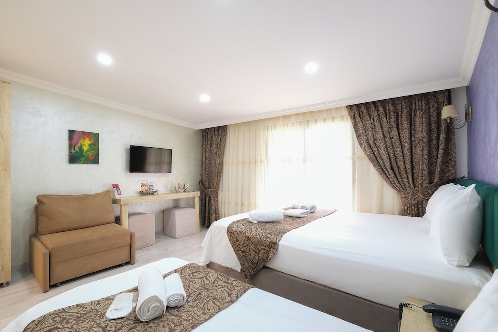 Loren Hotel Suites 14/50