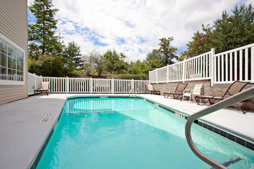 Country Inn & Suites by Radisson, Asheville - Outlet Mall 27/36