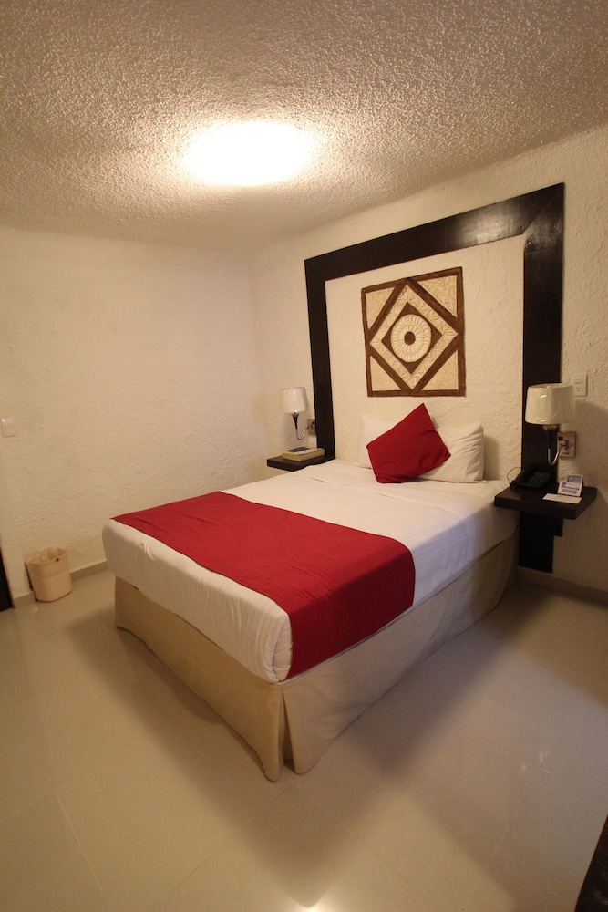 Choco's Hotel 12/31