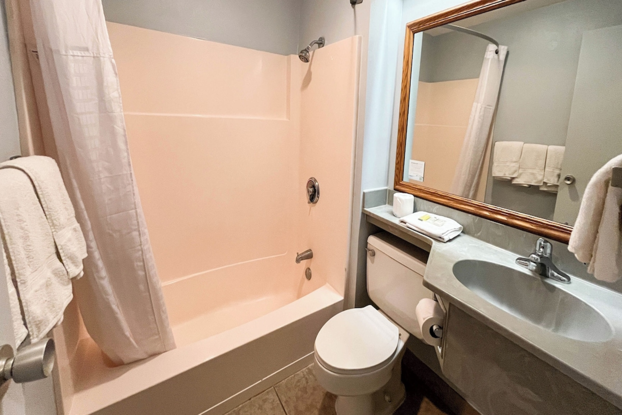 Studio6 Suites Tiffin OH 20/20
