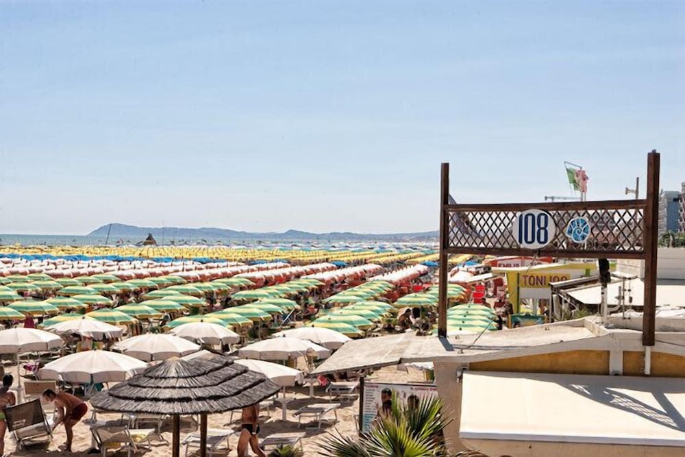 Color Hotel Rimini 63/69