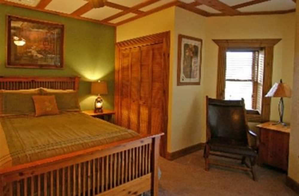 Wildberry Lodge Bed &amp; Breakfast 11/50