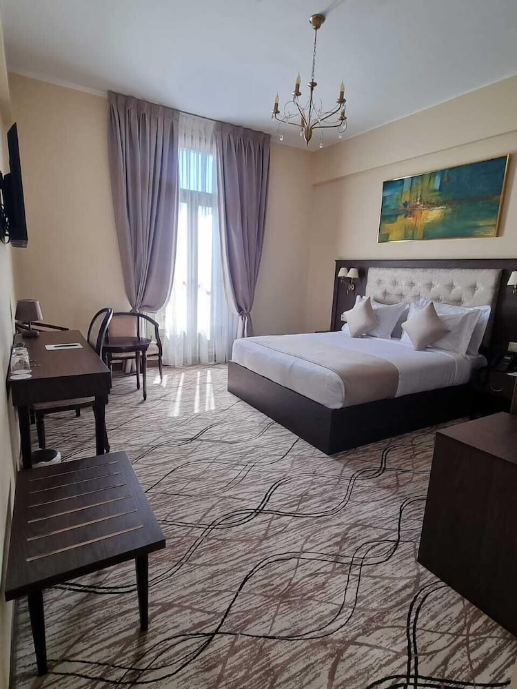 Grand Hotel Oran 8/26