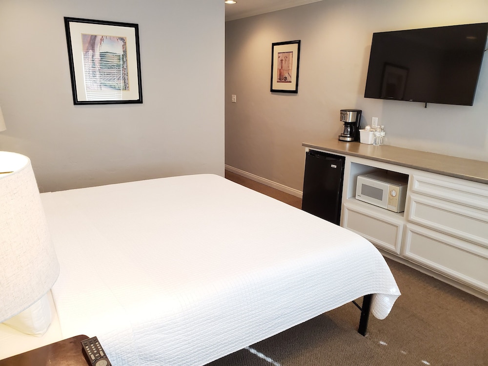 Coronado Inn 22/43