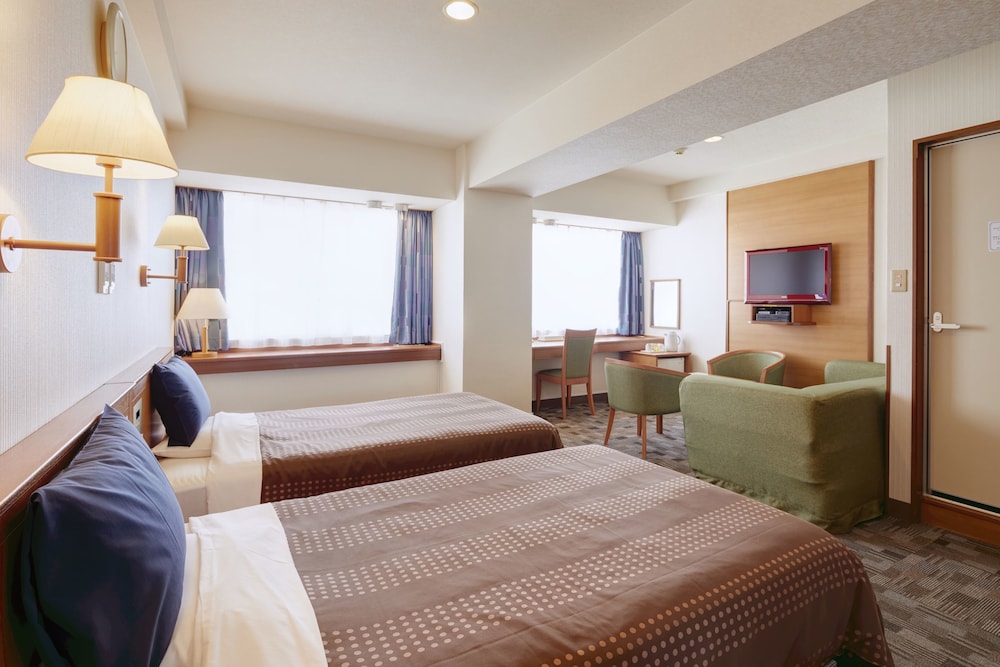 EXECUTIVE, TWIN BEDS