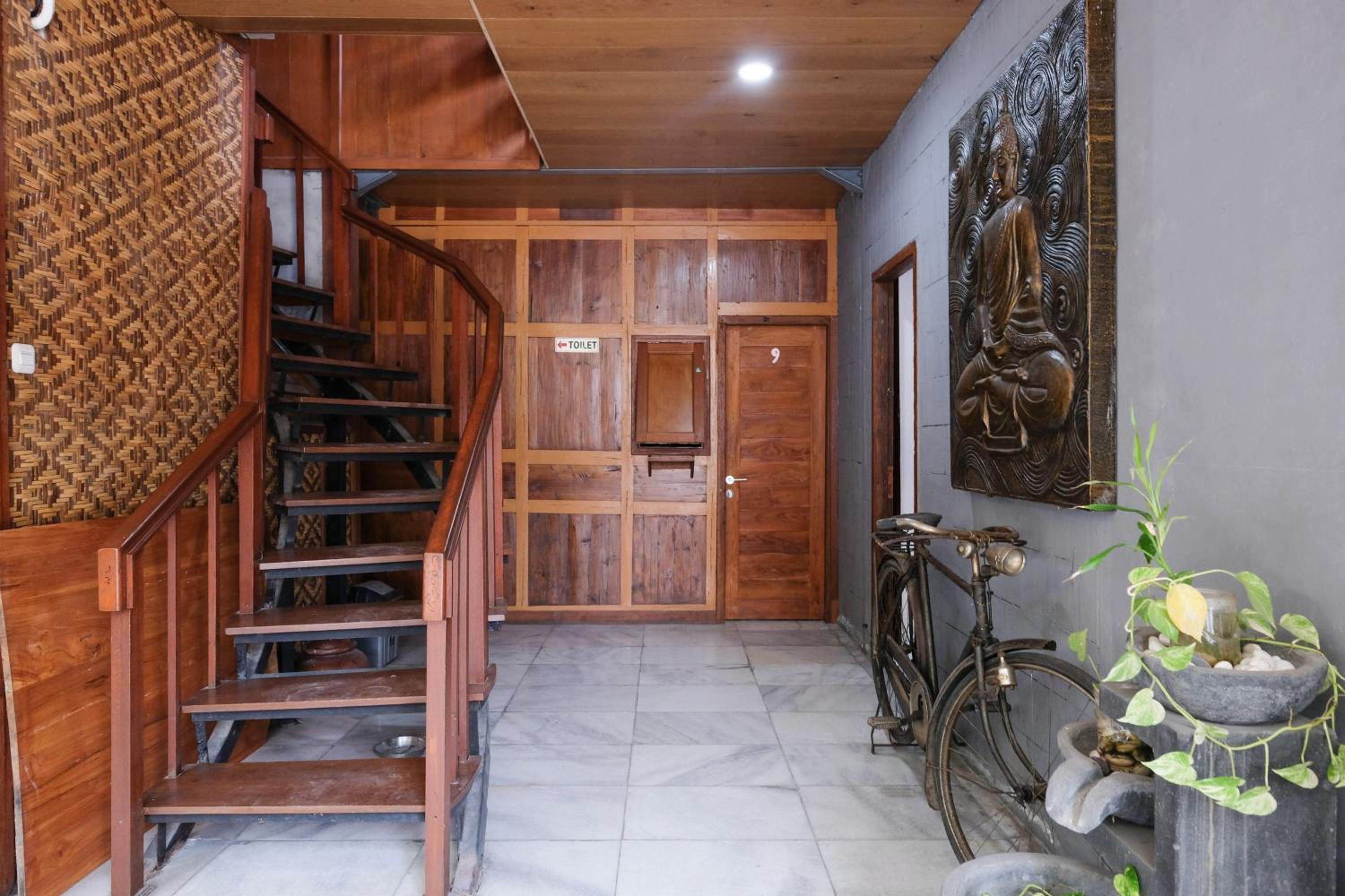 OYO 4016 Tan Jokteng Guest House 31/51