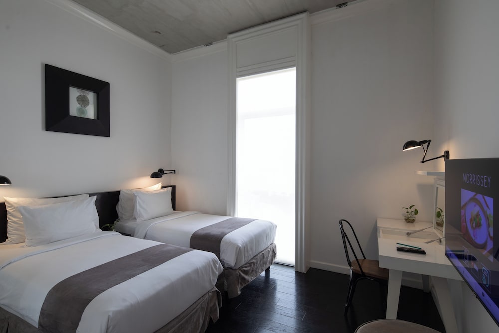 Morrissey Hotel Residences 18/60
