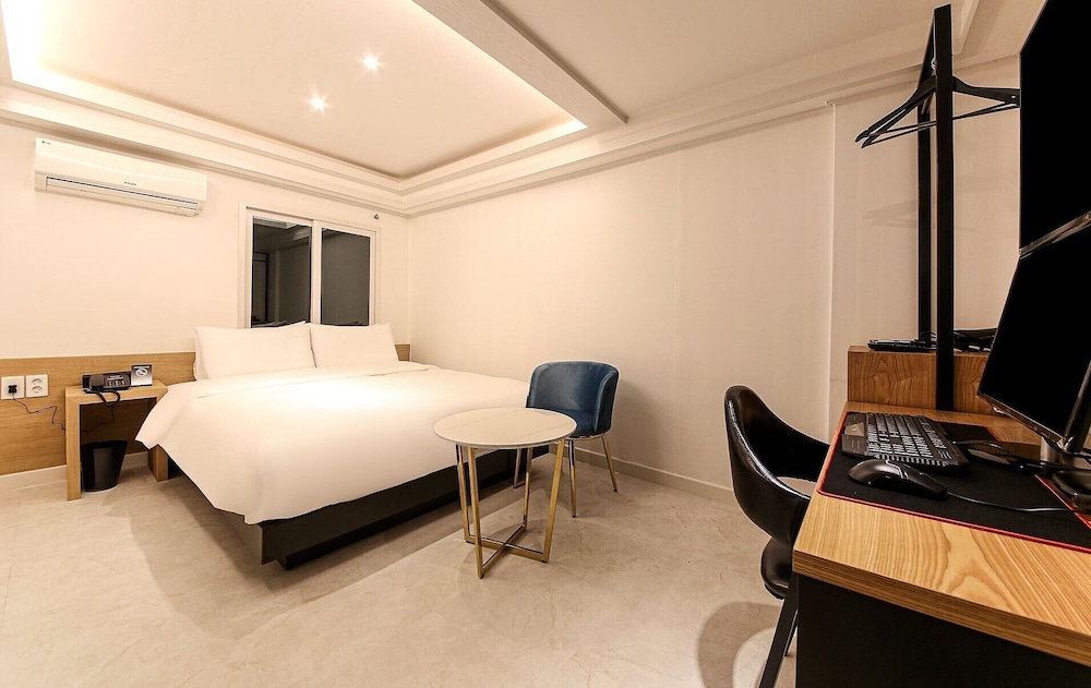 Busan Seomyeon Business Hotel J7 10/20