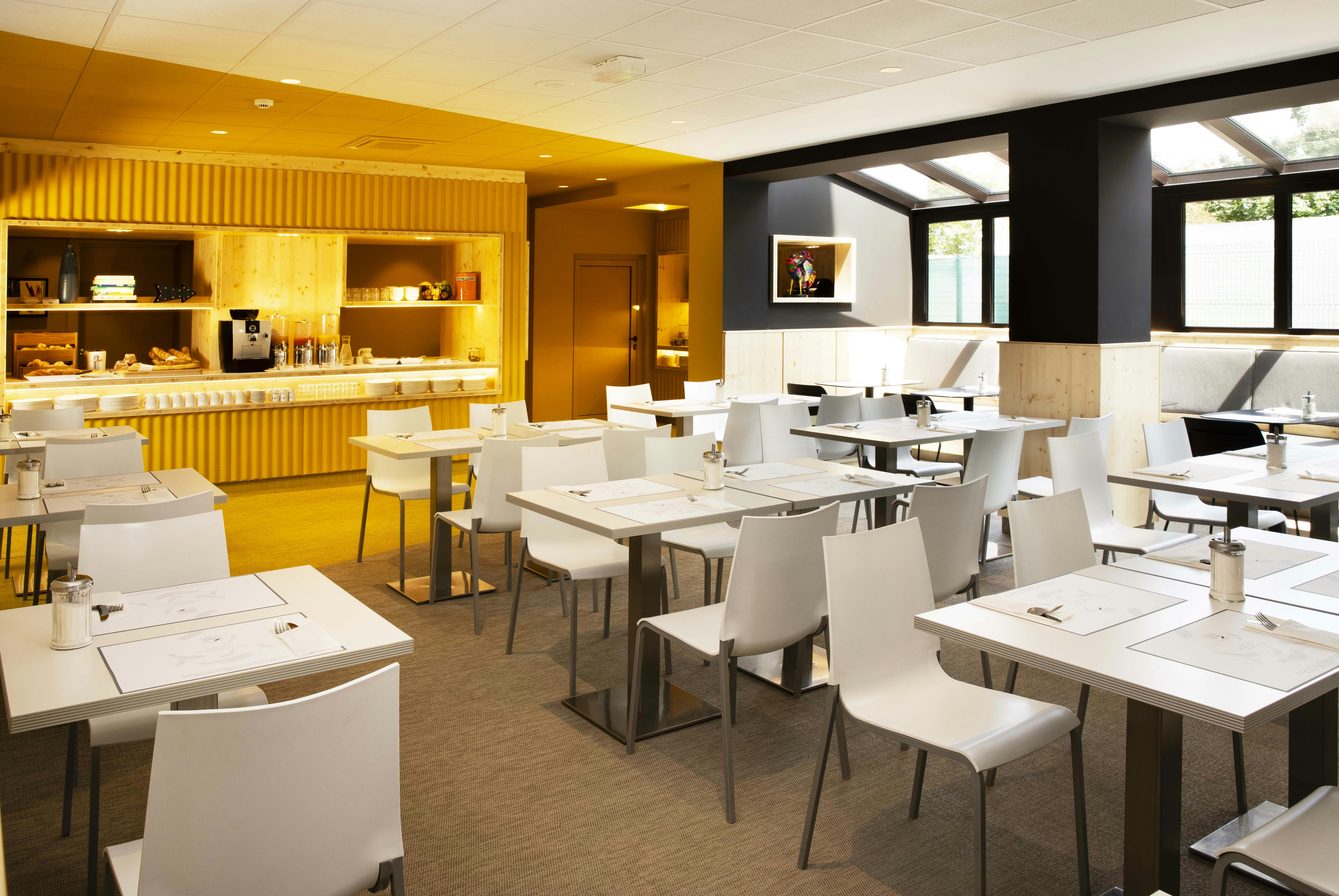 Hotel Le Bugatti 47/64