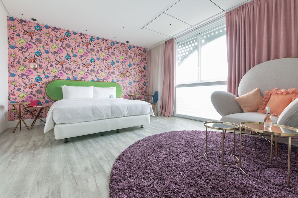 HOTEL POISPOIS 26/56