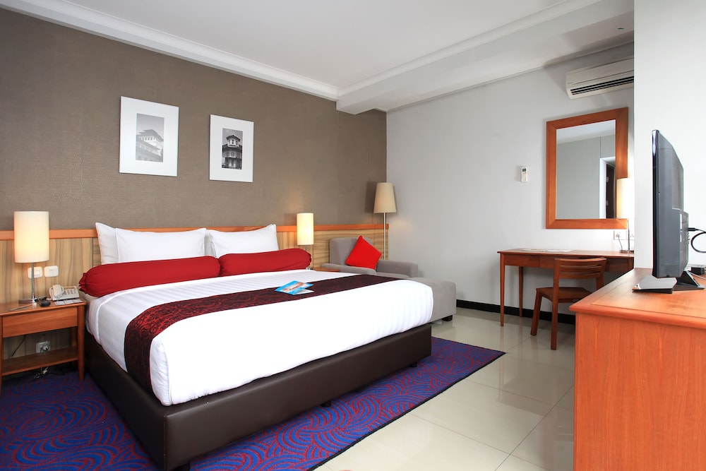 Ivory Hotel (ex Ivory by Ayola Hotel) 12/47