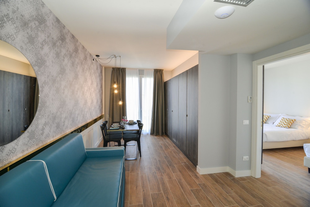 Residence Ten Suite 30/40