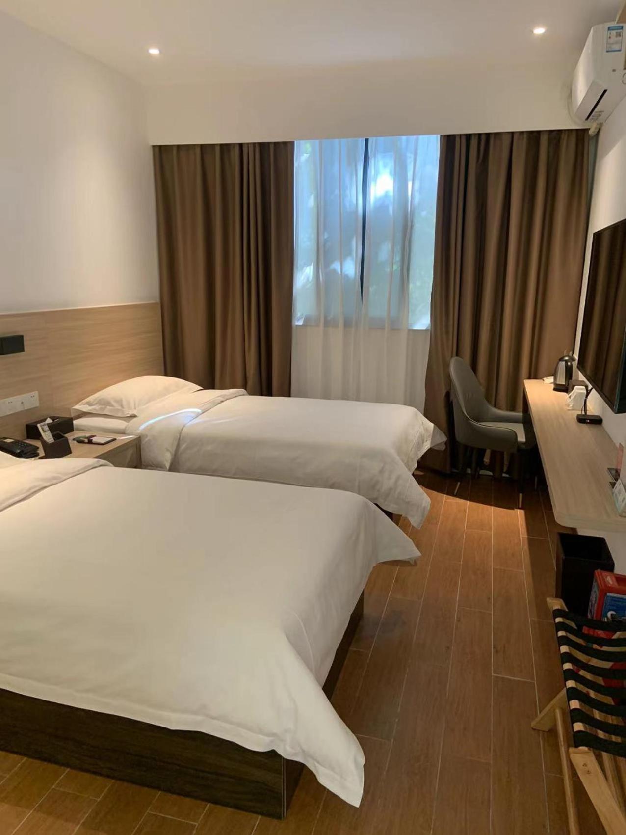 Room, Twin Beds, Garden View