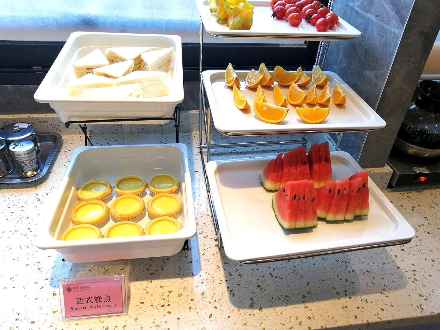 Chonpines Hotel (Shenzhen Gongming Honghuashan Metro Station) 21/31