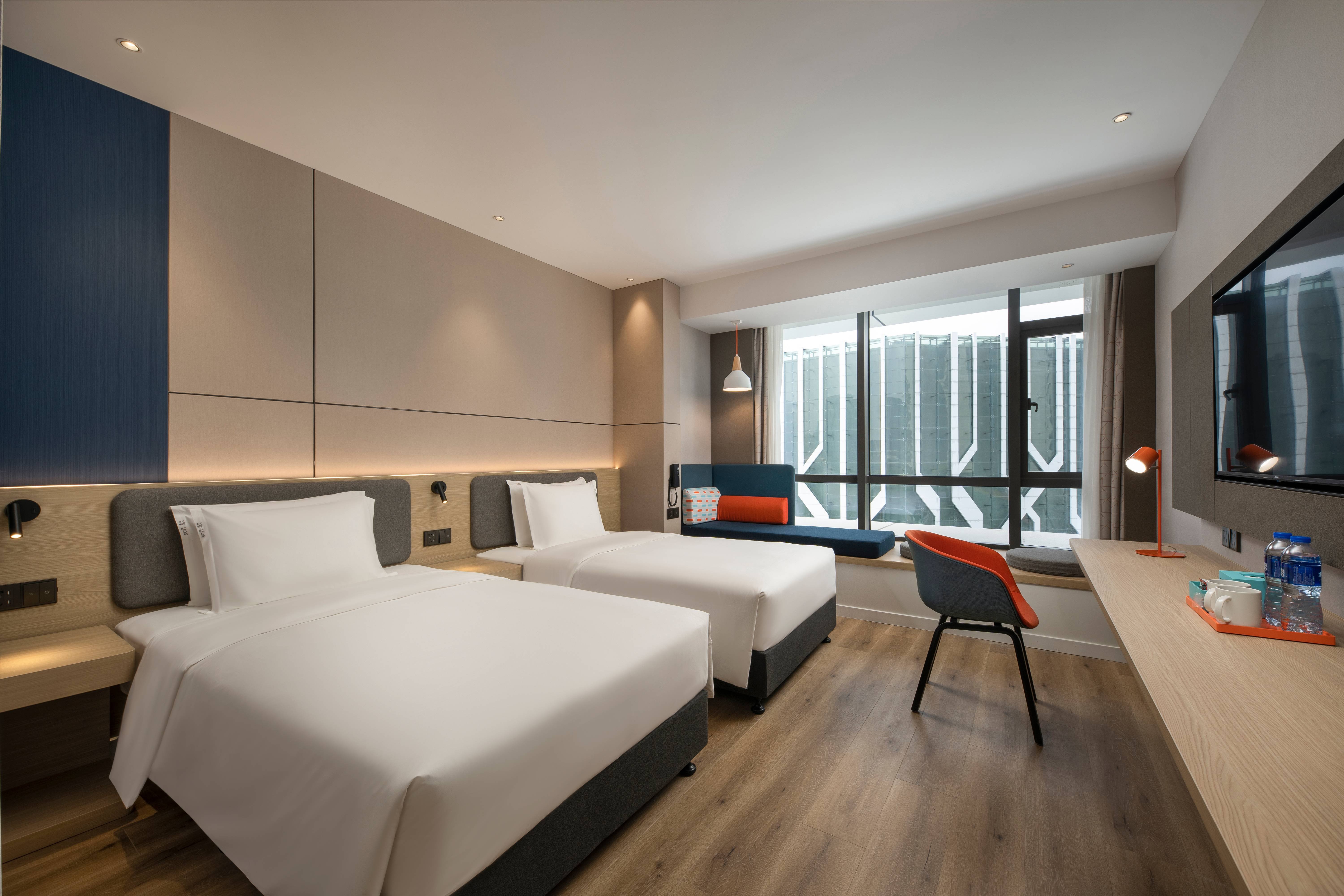 Standard, Twin Beds, Extra Floor Space
