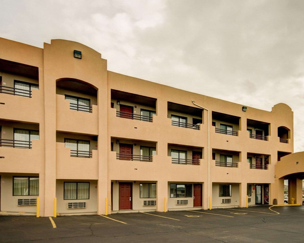 Econo Lodge Albuquerque East photo5