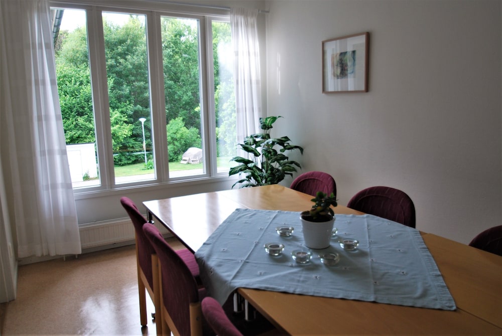 Hellidens Slott Och Vandrarhem 33/47