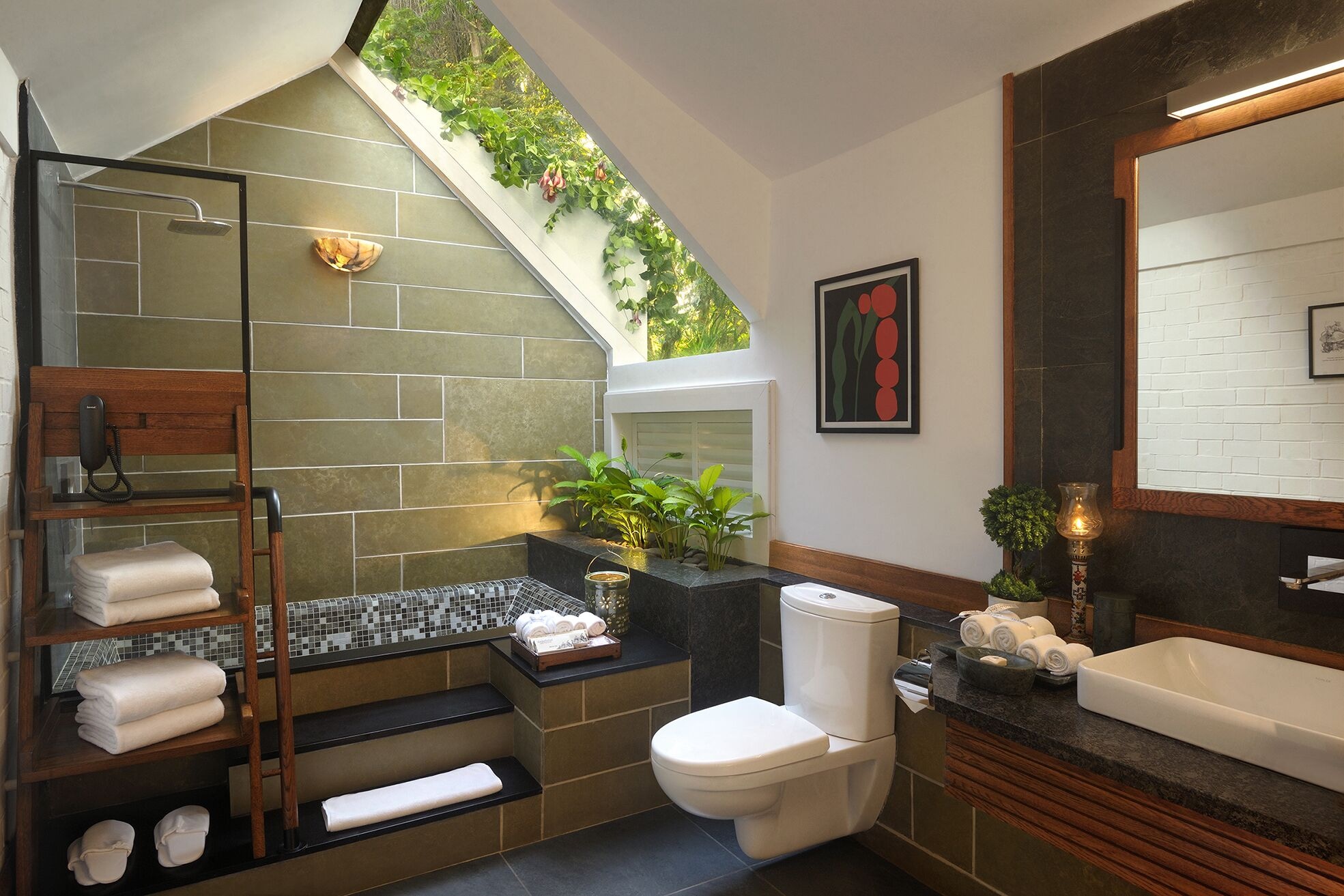 1 BEDROOM, LUXURY, BUNGALOW, KING AND QUEEN BED