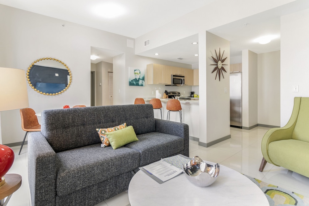 Roami at Habitat Brickell 35/50