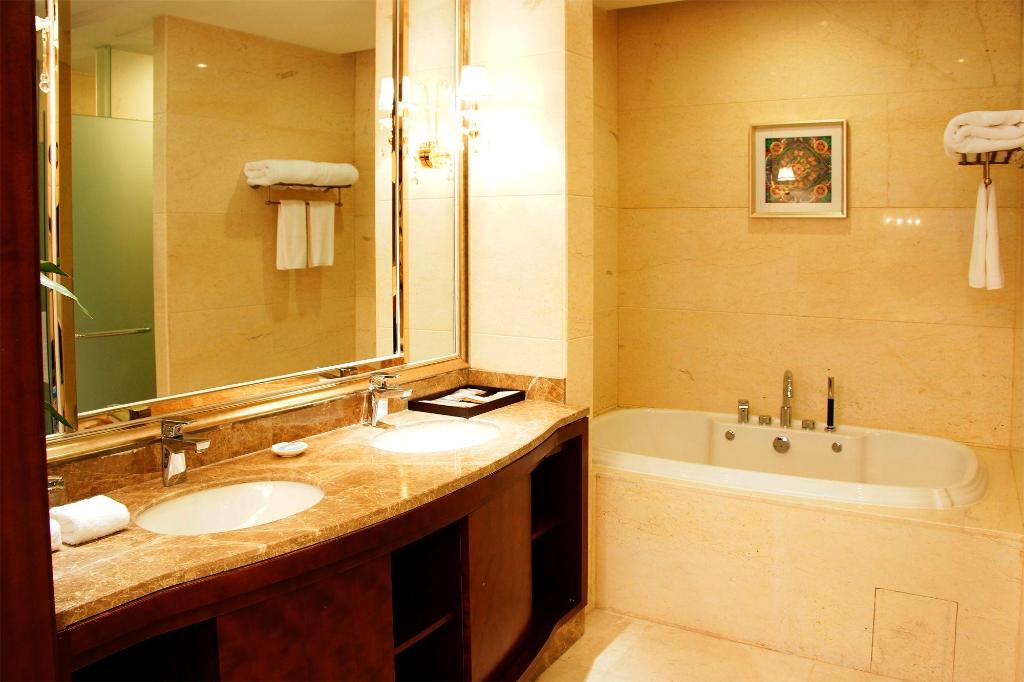 Hong Shan International Hotel 37/48
