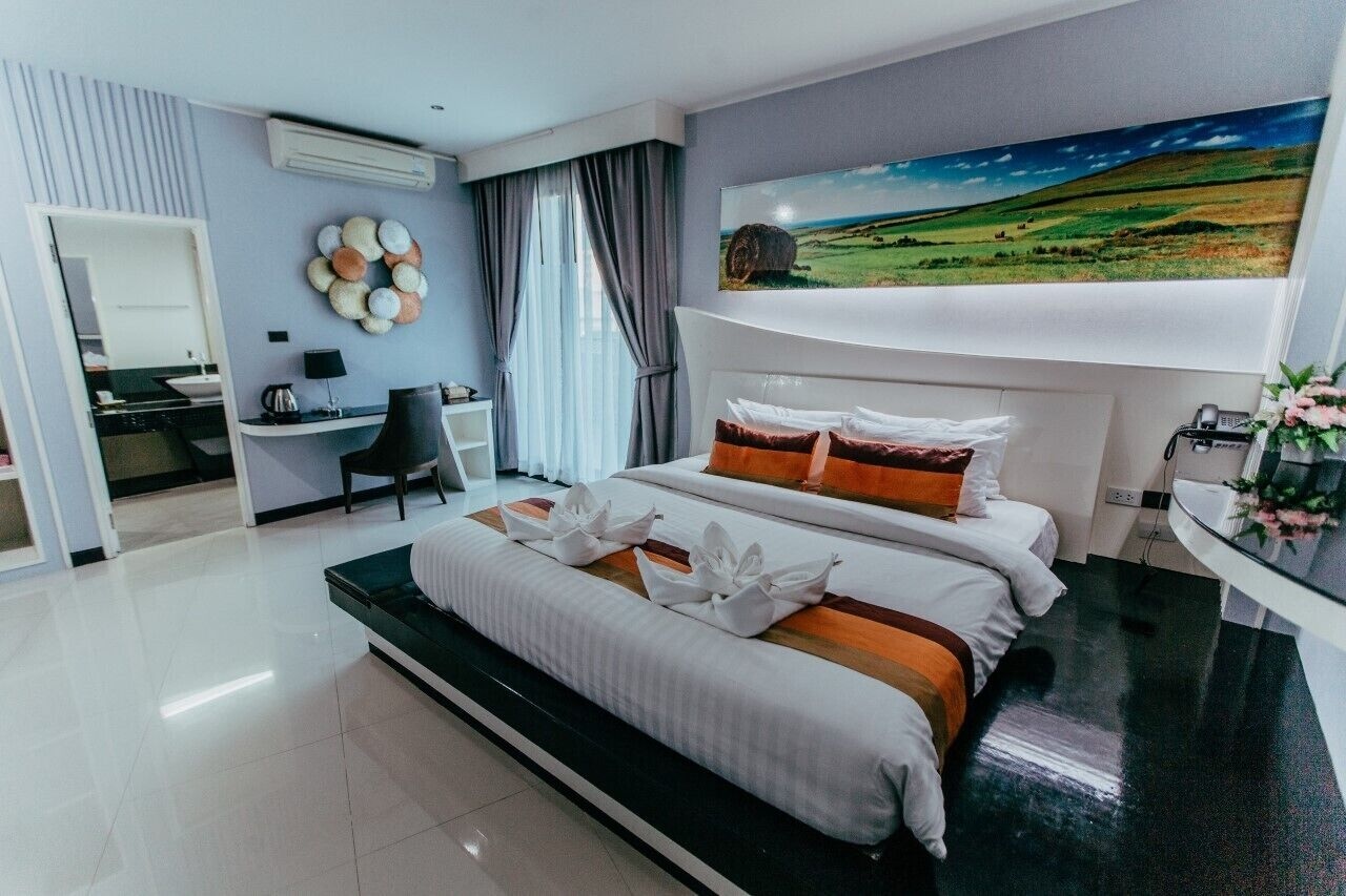 SUPERIOR, KING BED
