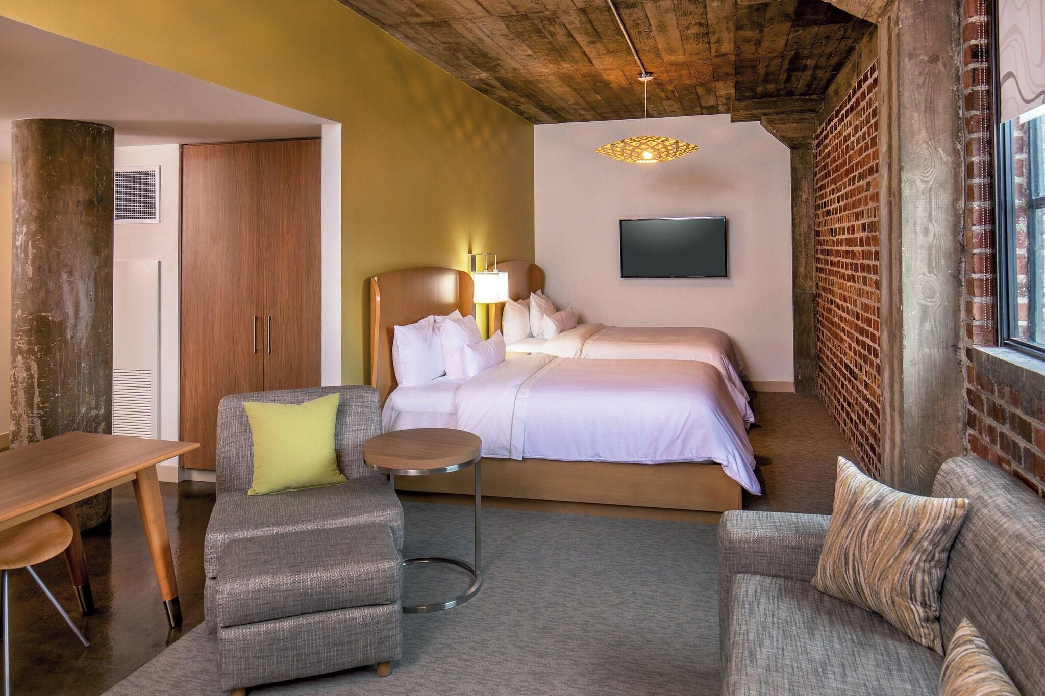 Studio, 2 Queen Beds