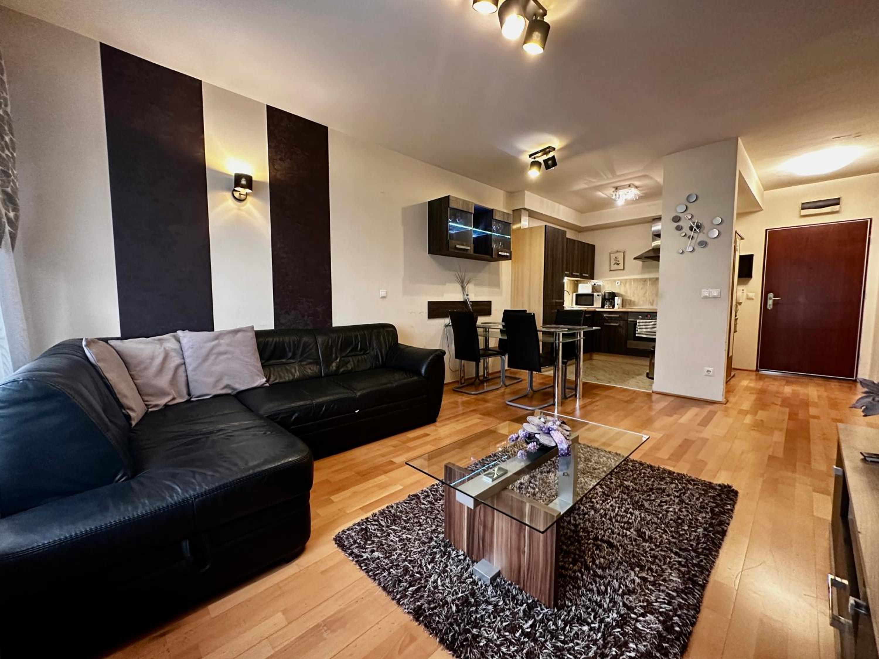 King Apartments 27/50