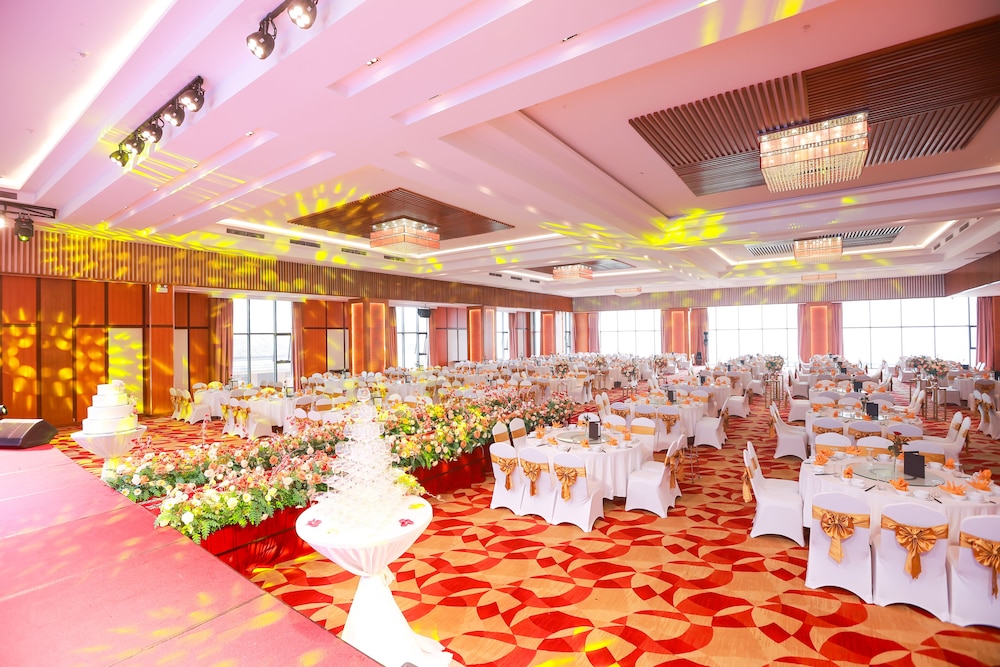 Muong Thanh Luxury Nhat Le Hotel 48/62