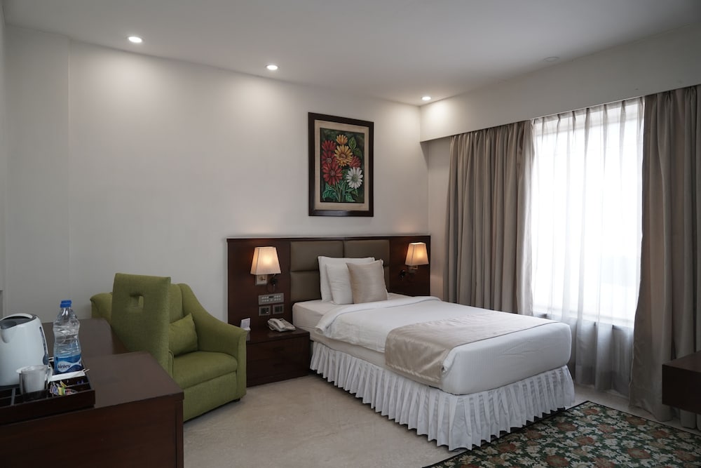 The Alcor Hotel 20/52