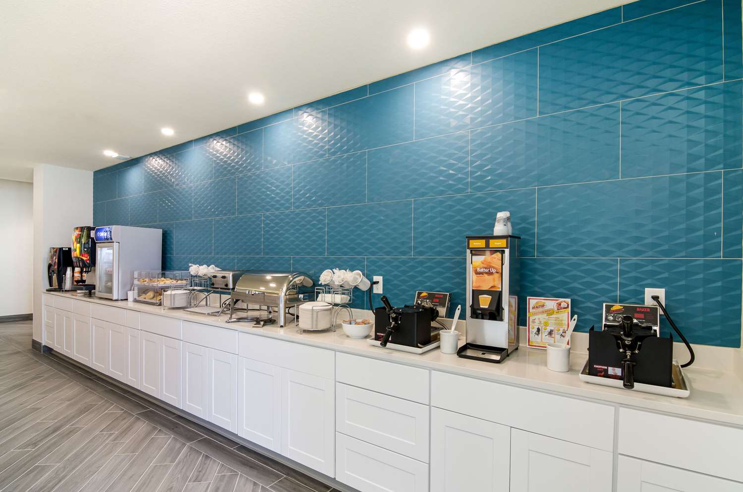 Comfort Inn and Suites Gulf Shores East Beach Near Gulf State Park 5/41
