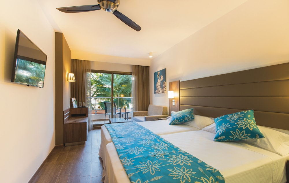 Hotel RIU Bravo 17/42