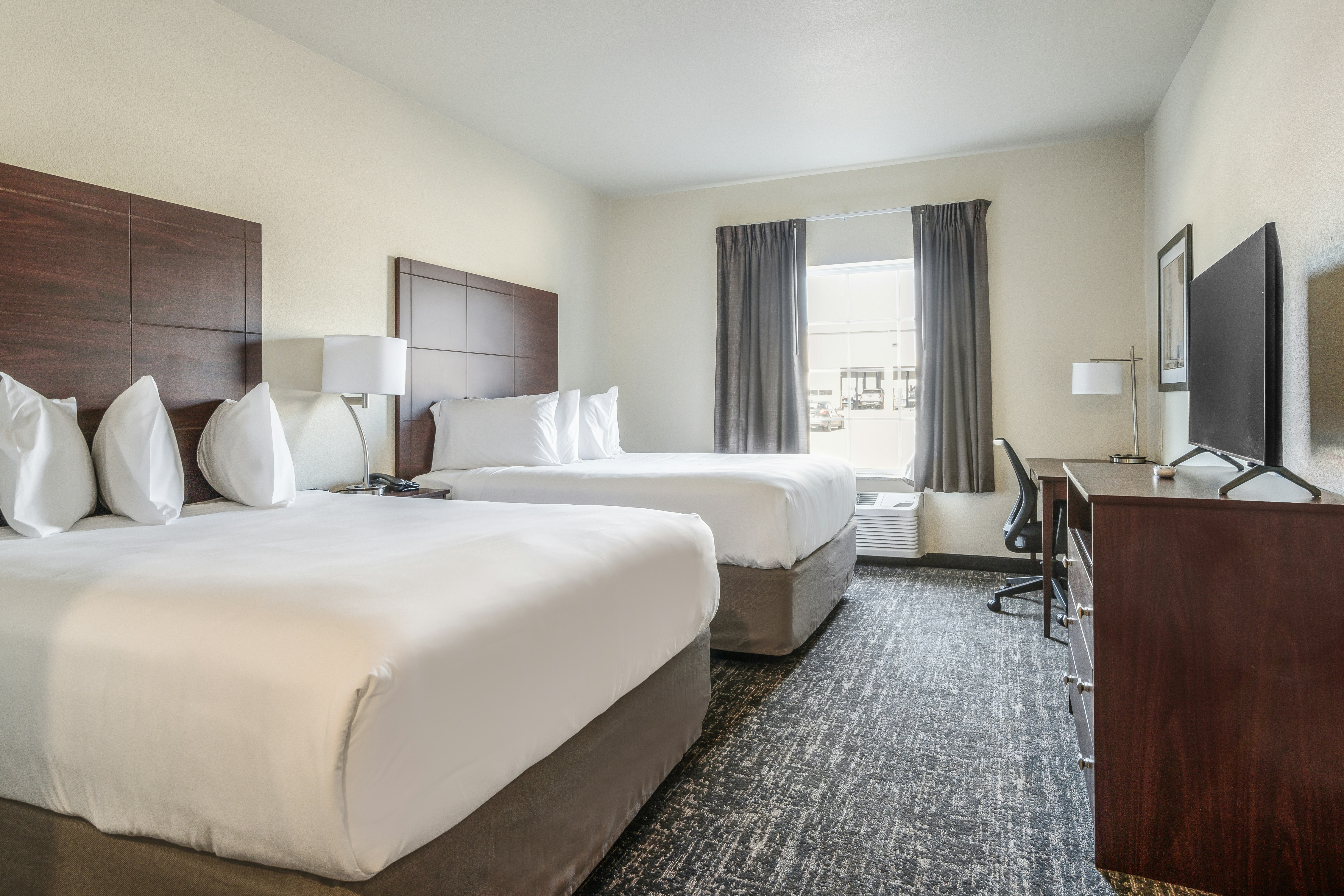 Cobblestone Hotel & Suites - Newport 24/61