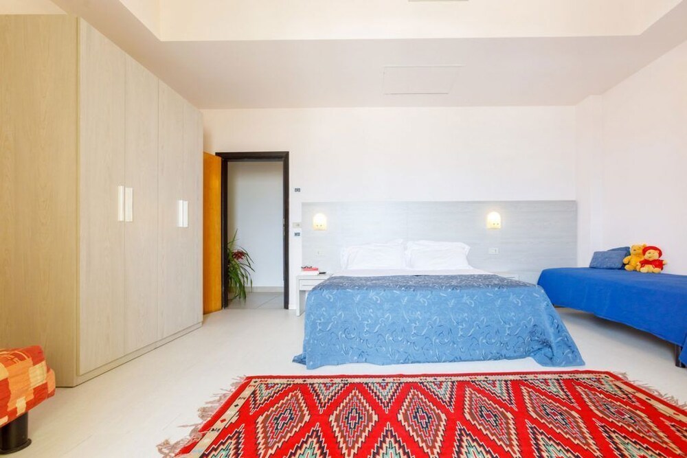 Hotel Royal 2/50